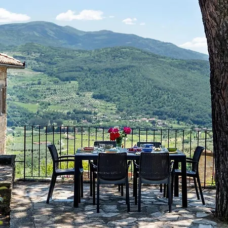 Tuscan With Spectacular Views *
